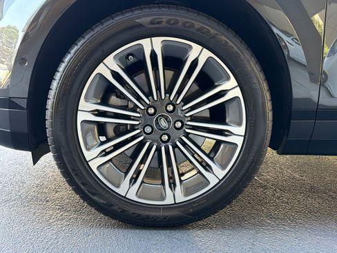 Used 2026 Land Rover Range Rover Evoque Dynamic SE AWD/4WD image 12