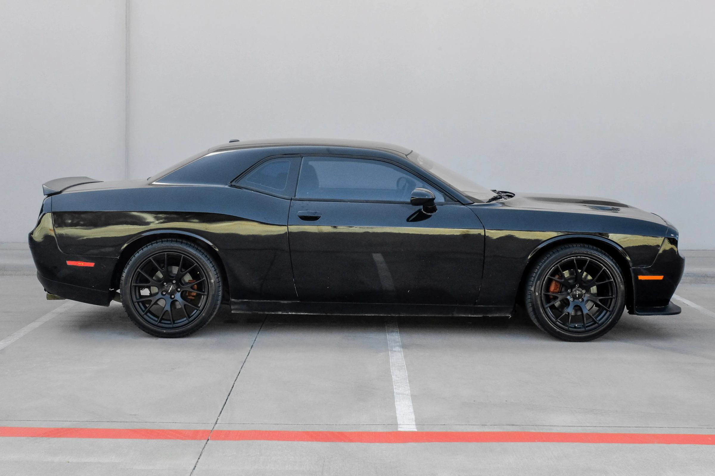 Used 2019 Dodge Challenger R/T RWD image 9