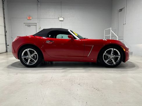 Used 2008 Saturn Sky Red Line RWD image 2