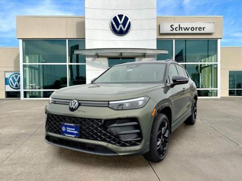 New 2026 Volkswagen Tiguan SE R-Line image 9