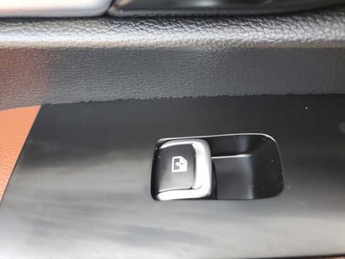 Used 2024 Kia Telluride SX image 19