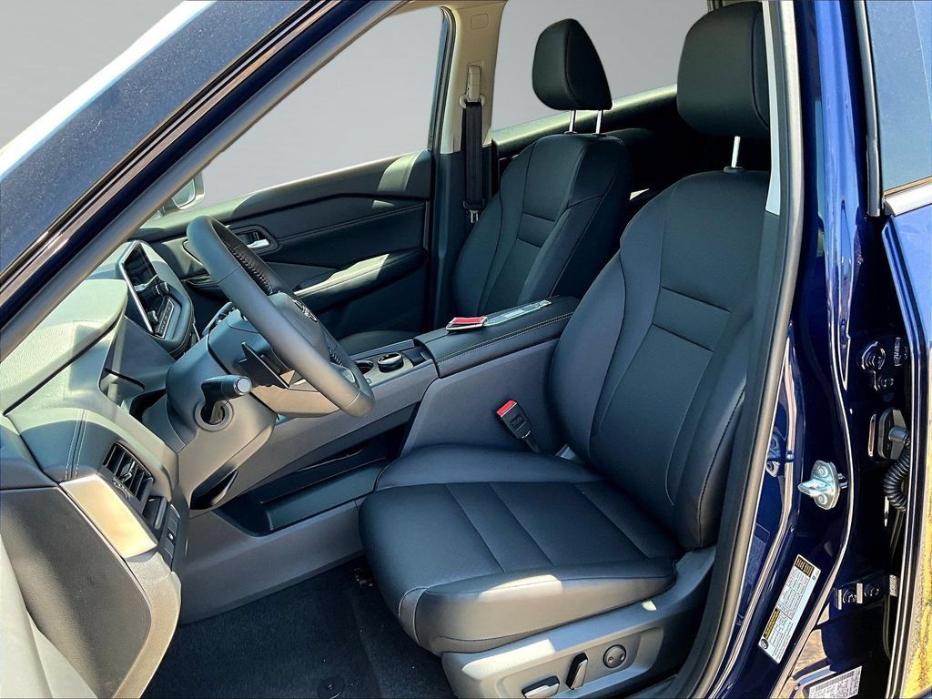 Used 2026 Nissan Rogue Dark Armor AWD/4WD image 28