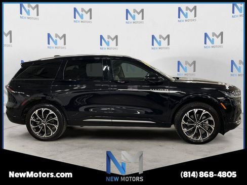 Used 2024 Lincoln Nautilus Reserve AWD/4WD image 6