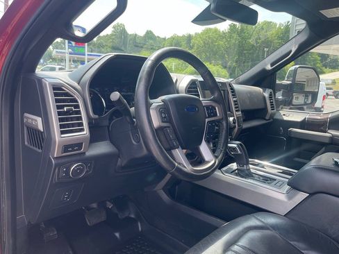 Used 2015 Ford F150 Platinum w/ Equipment Group 701A Luxury AWD/4WD image 22