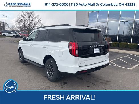 Used 2025 Ford Expedition Active image 6