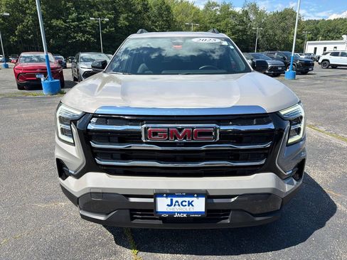 Used 2025 GMC Terrain Elevation w/ Elevation Premium Package AWD/4WD image 2