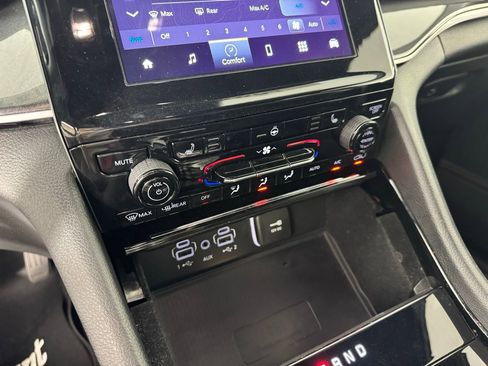 Used 2022 Jeep Grand Cherokee L Laredo AWD/4WD image 19