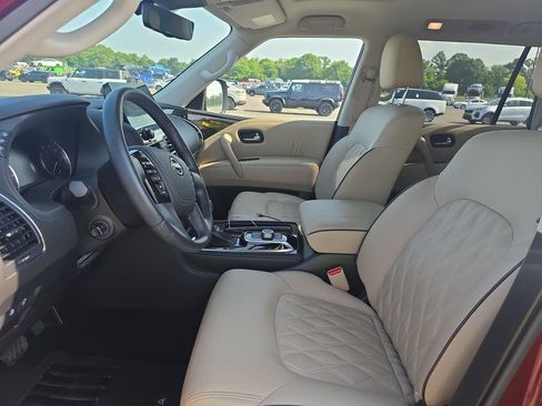 Used 2024 Nissan Armada Platinum w/ Captain's Chairs Package RWD image 10