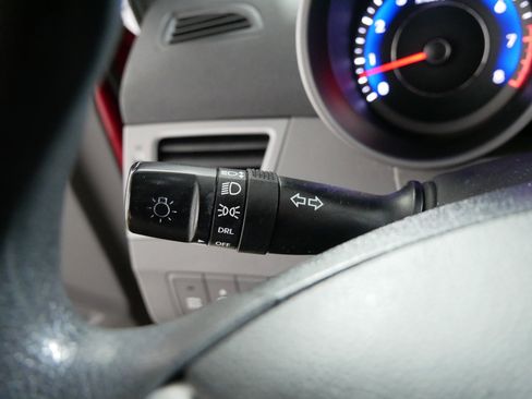 Used 2015 Hyundai Elantra SE image 31