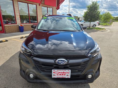 Used 2024 Subaru Outback Premium AWD/4WD image 2