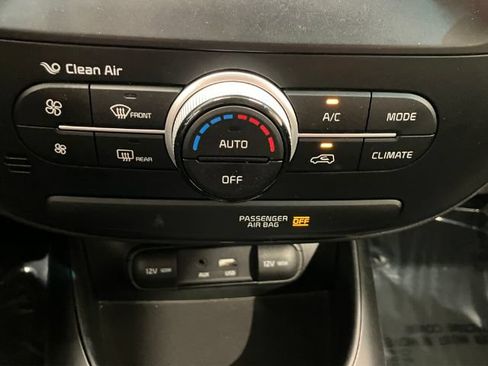 Used 2018 Kia Soul + FWD image 43