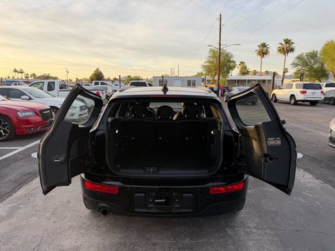 Used 2017 MINI Cooper Clubman FWD image 8