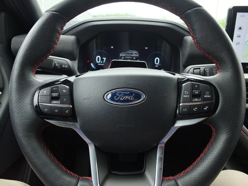 Used 2025 Ford Explorer ST-Line AWD/4WD image 19