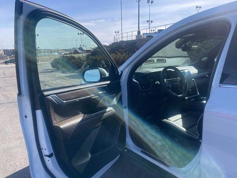 New 2026 GMC Acadia Denali Ultimate w/ LPO, Floor Liner Package image 9