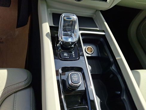 New 2026 Volvo XC60 B5 Ultra w/ Climate Package AWD/4WD image 10