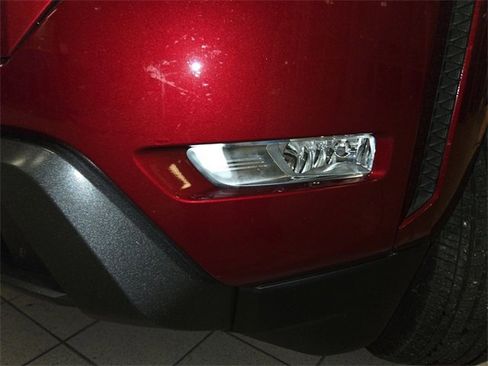 Used 2024 Nissan Frontier SV w/ SV Convenience Package image 25