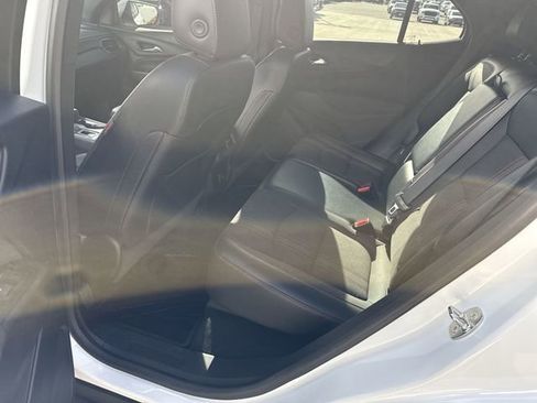 Certified 2022 Chevrolet Equinox RS w/ Infotainment Package image 24