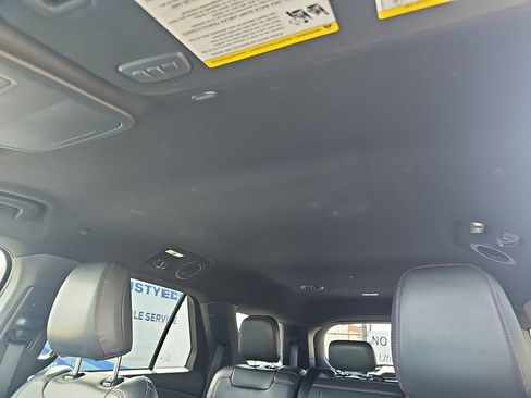Used 2025 Ford Explorer ST-Line w/ ST-Line Street Pack AWD/4WD image 30