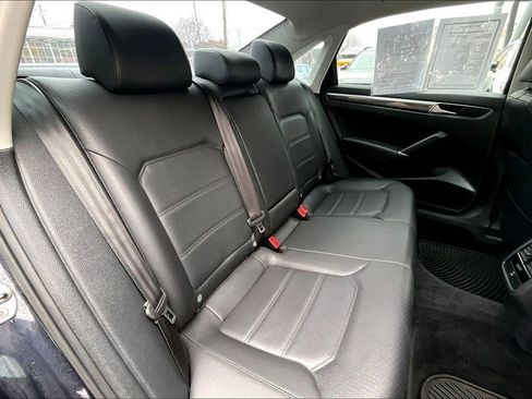 Used 2018 Volkswagen Passat 2.0T SE image 20