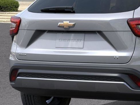 New 2026 Chevrolet Trax LT w/ Driver Confidence Package image 14