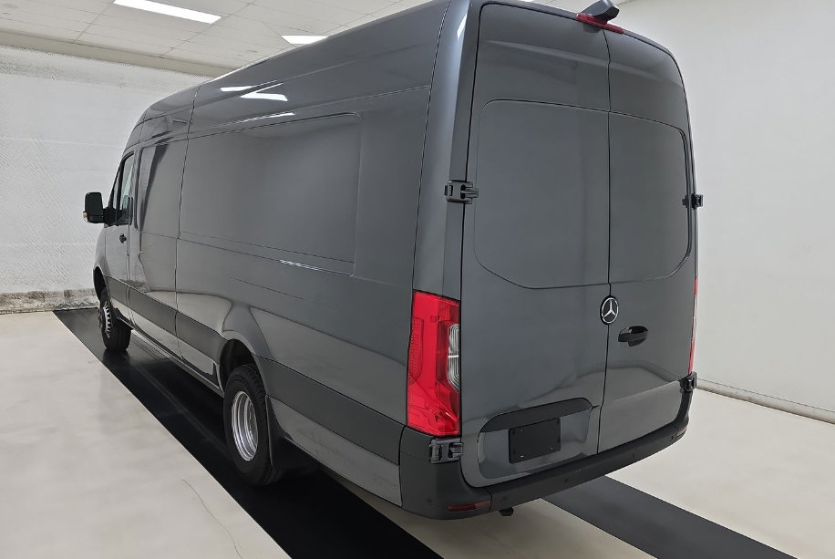 Used 2024 Mercedes-Benz Sprinter 3500 w/ Parking Package image 6