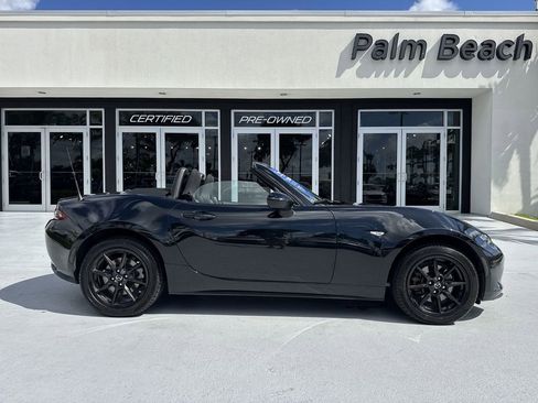 Used 2020 MAZDA MX-5 Miata Sport RWD image 23