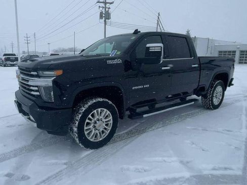 Used 2022 Chevrolet Silverado 2500 High Country w/ Safety Package II image 4