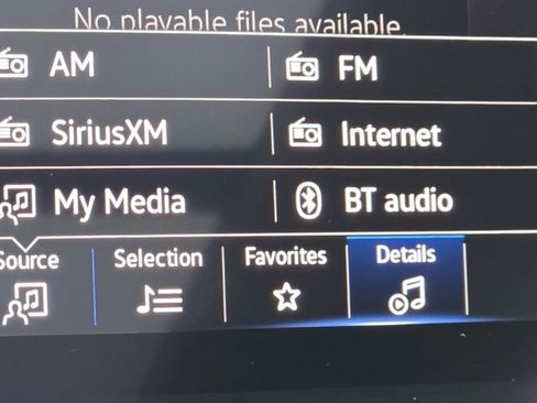 Used 2022 Volkswagen Taos SE w/ Panoramic Sunroof Package image 7