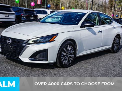 Used 2025 Nissan Altima 2.5 SV image 3