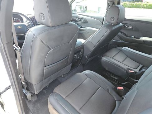 Used 2023 Chevrolet Traverse High Country image 13