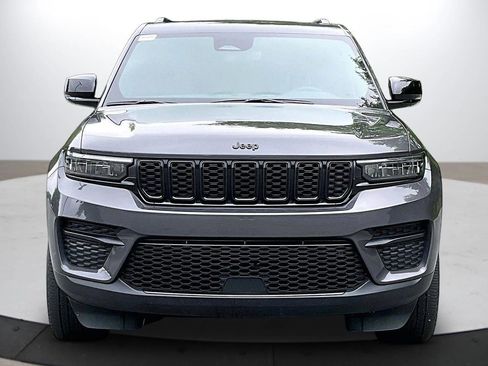 Certified 2023 Jeep Grand Cherokee Altitude AWD/4WD image 3