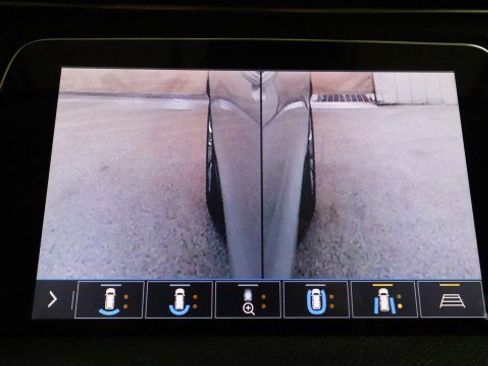 Used 2019 Cadillac XT4 Premium Luxury w/ Enhanced Visibility Package AWD/4WD image 19