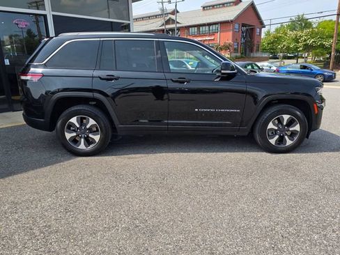 Used 2023 Jeep Grand Cherokee 4WD 4xe image 41