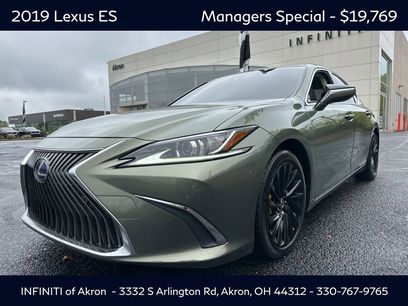 Used 2019 Lexus ES 300h w/ Luxury Package