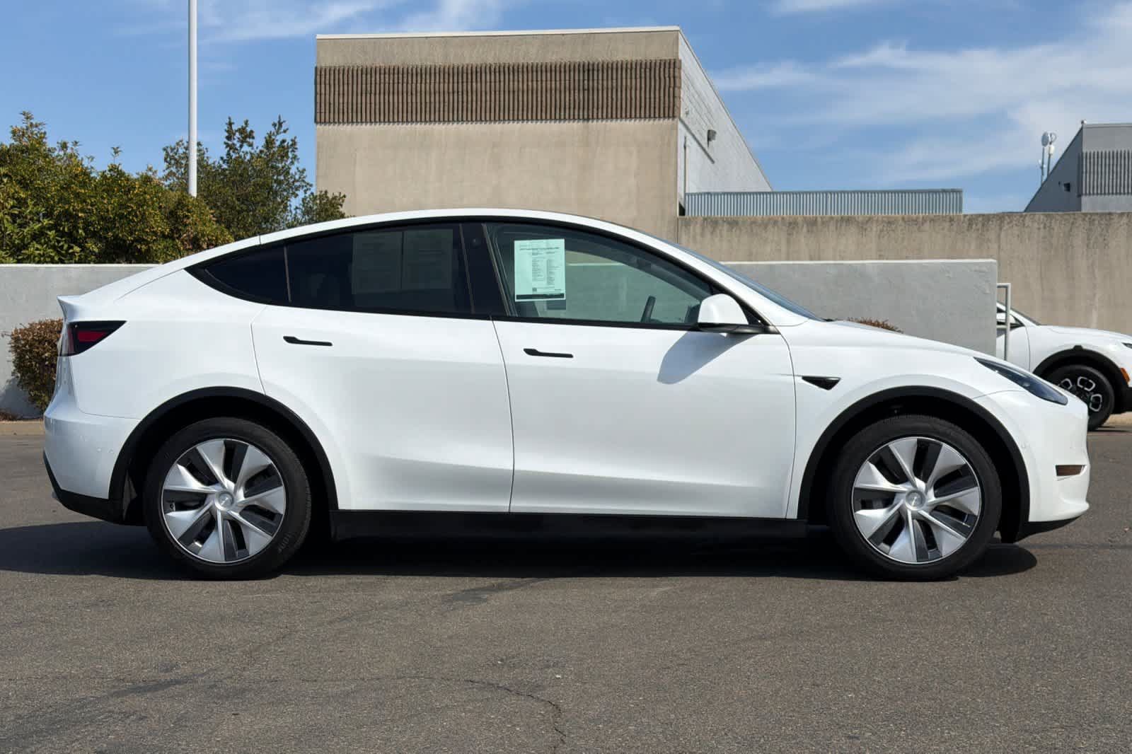 Used 2022 Tesla Model Y Long Range AWD/4WD image 6