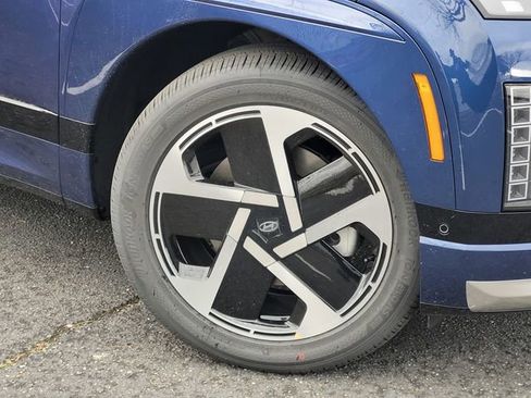 New 2026 Hyundai Ioniq 9 Calligraphy image 9