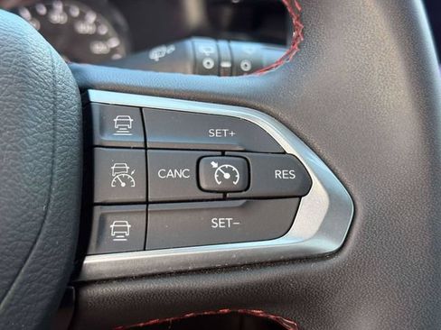 Certified 2025 Jeep Compass Trailhawk AWD/4WD image 23