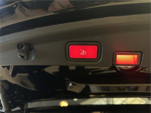 Used 2019 Mercedes-Benz E 450 Cabriolet image 30