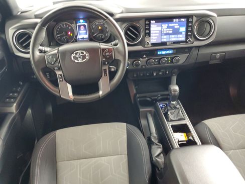 Used 2021 Toyota Tacoma TRD Off-Road w/ Technology Package AWD/4WD image 16