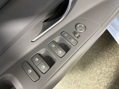 Certified 2022 Hyundai Elantra SEL image 18