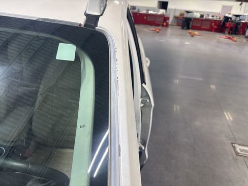 Used 2015 Ford Escape Titanium image 4