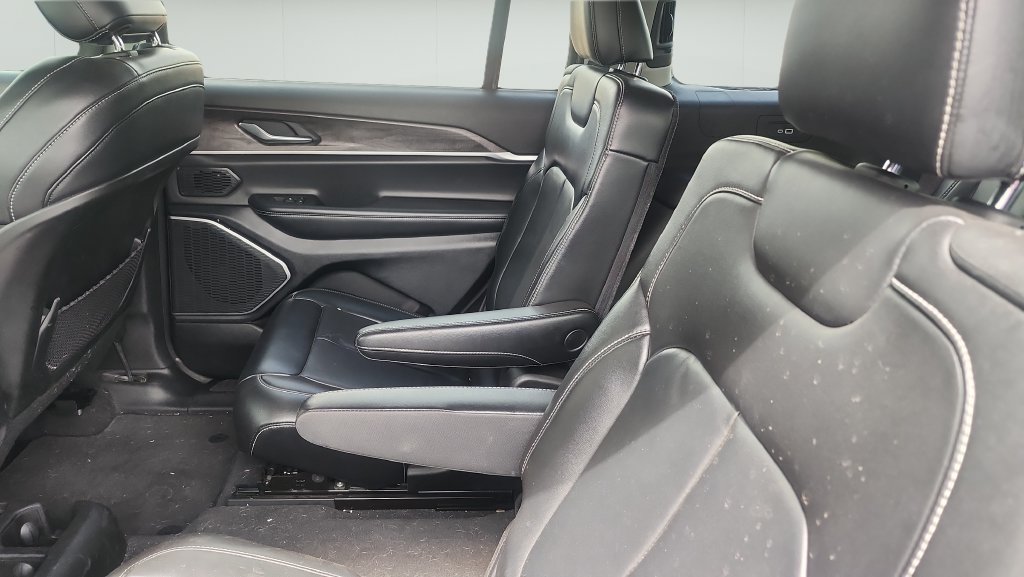Used 2021 Jeep Grand Cherokee L Limited RWD image 11