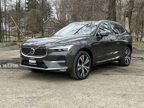 Certified 2022 Volvo XC60 B5 Inscription w/ Climate Package image 1