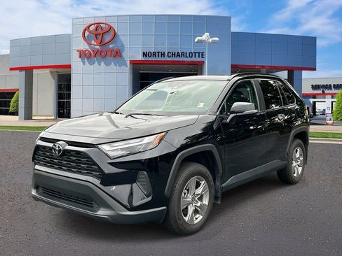 Used 2025 Toyota RAV4 XLE w/ Convenience Package AWD/4WD image 5