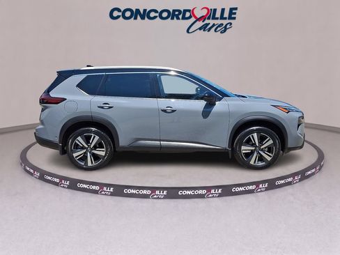 Certified 2025 Nissan Rogue SL w/ SL Premium Package AWD/4WD image 8