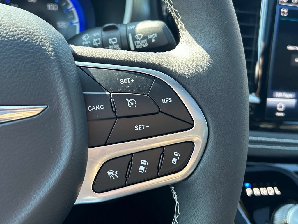 Used 2026 Chrysler Pacifica Select AWD/4WD image 27