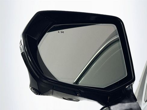 Used 2025 GMC Yukon Denali AWD/4WD image 5