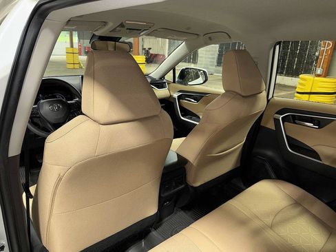 Used 2023 Toyota RAV4 XLE FWD image 28