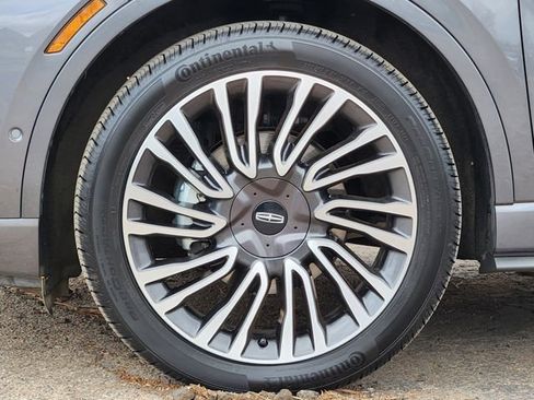 Used 2021 Lincoln Corsair Reserve w/ Equipment Group 201A image 9