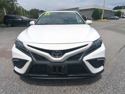 Used 2022 Toyota Camry SE FWD image 10